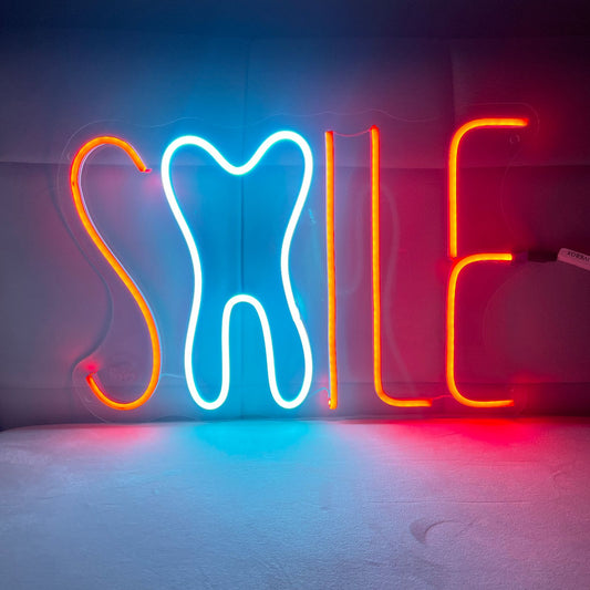Smile-Neon-Sign